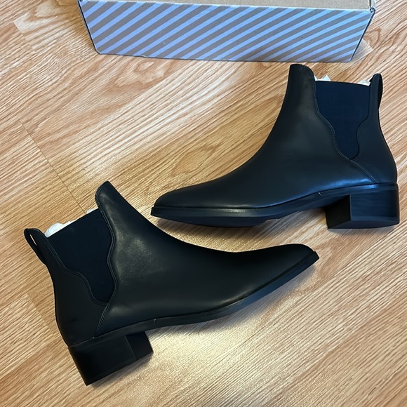 🎉Host Pick🎉New Soludos Marfa Leather Chelsea Bootie size 10 Black - Picture 1 of 10